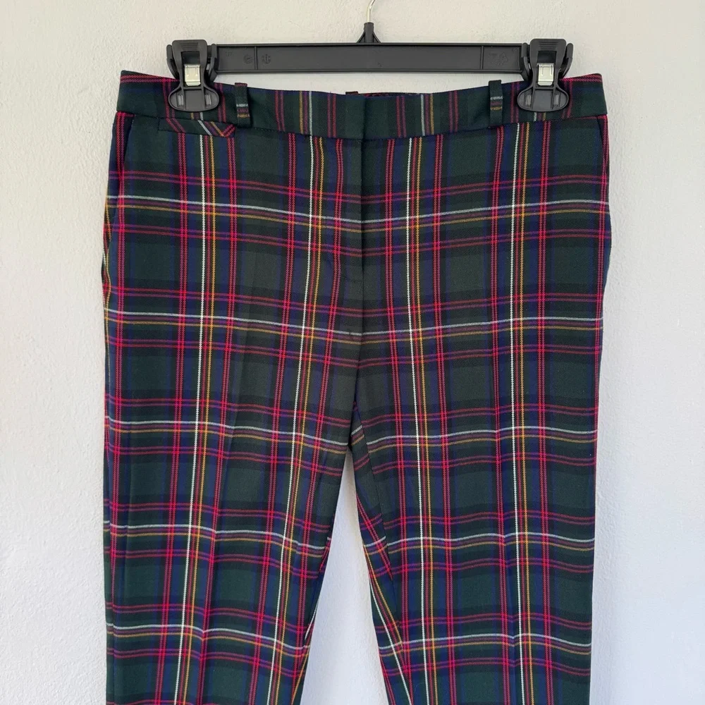 Tommy Hilfiger green red holiday plaid mid rise slim fit stretch pants size 6